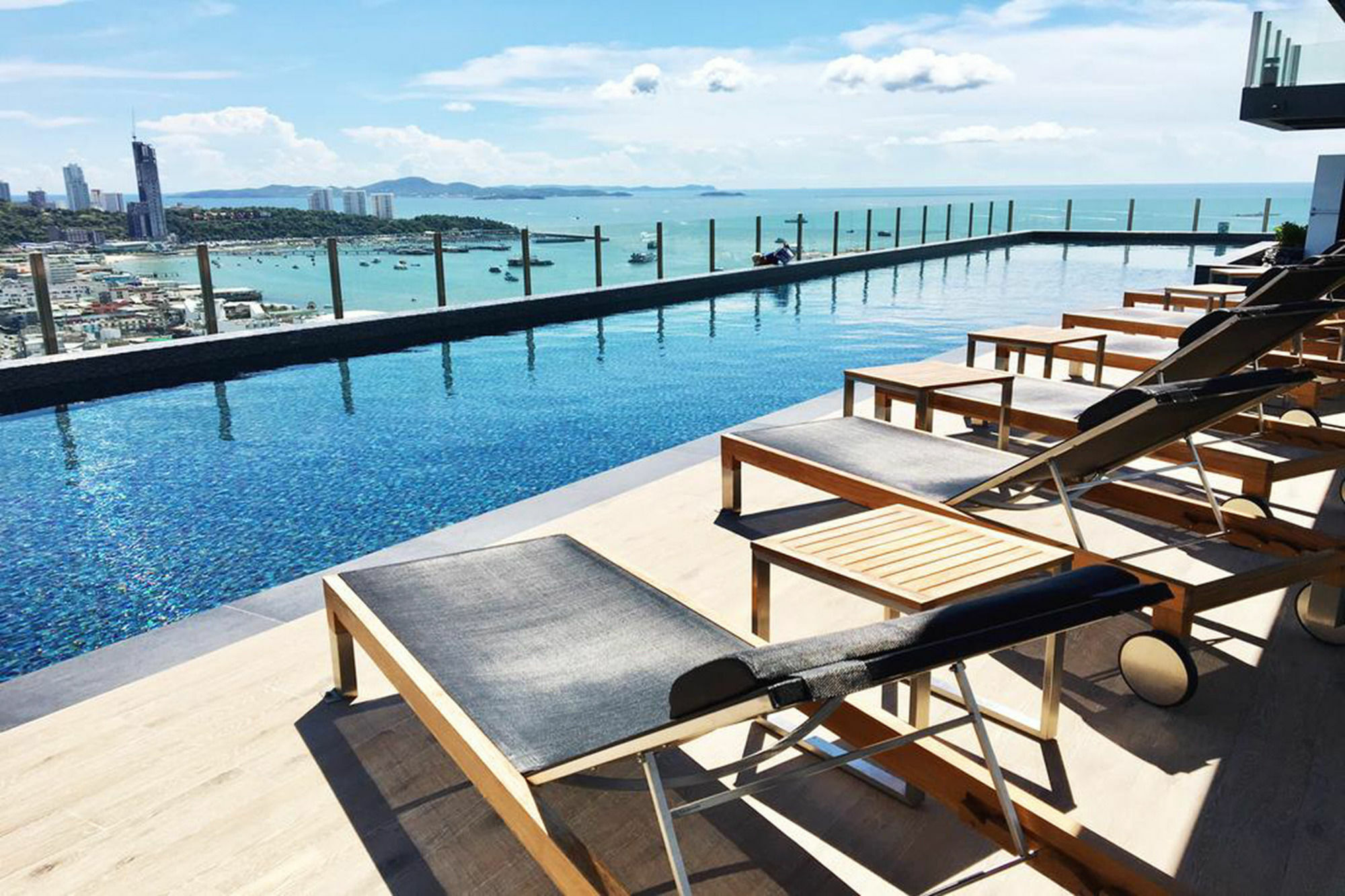 Favstay - The Base Central Pattaya Εξωτερικό φωτογραφία